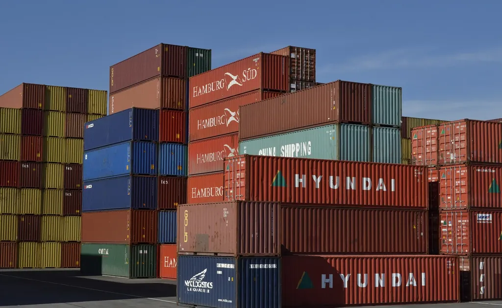 Stacked freight containers
